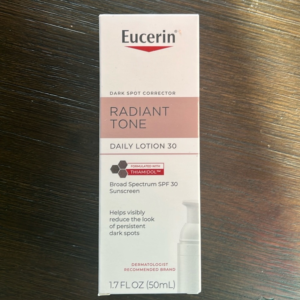New Eucerin Radiant Tone Dark Spot corrector Daily Lotion spf 30 full size 1.7 o